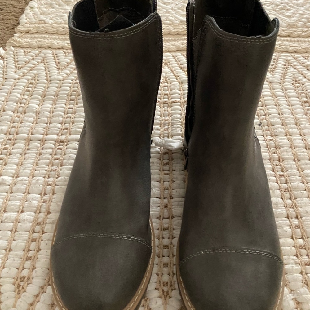 Time and Tru Gray Ankle Boots with Elastic Panels